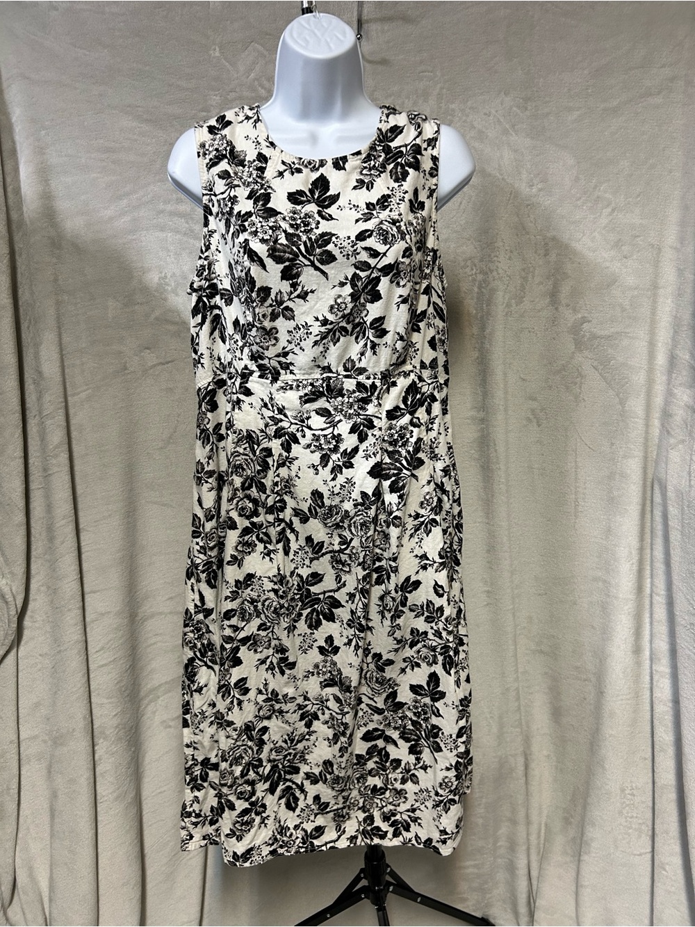 Sleeveless Floral Midi Dress in Black & Cream